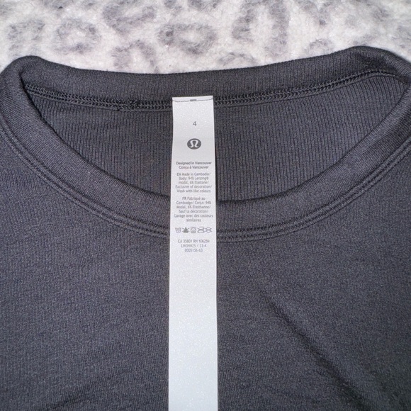 NWOT lululemon hold tight cropped long sleeve black - Picture 4 of 4